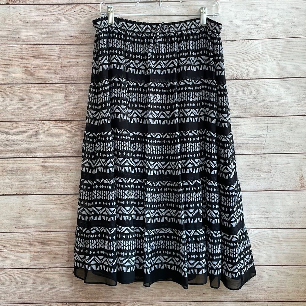 ALFRED DUNNER LIGHTWEIGHT MAXI SKIRT IN BLACK AND‎ WHITE PRINT